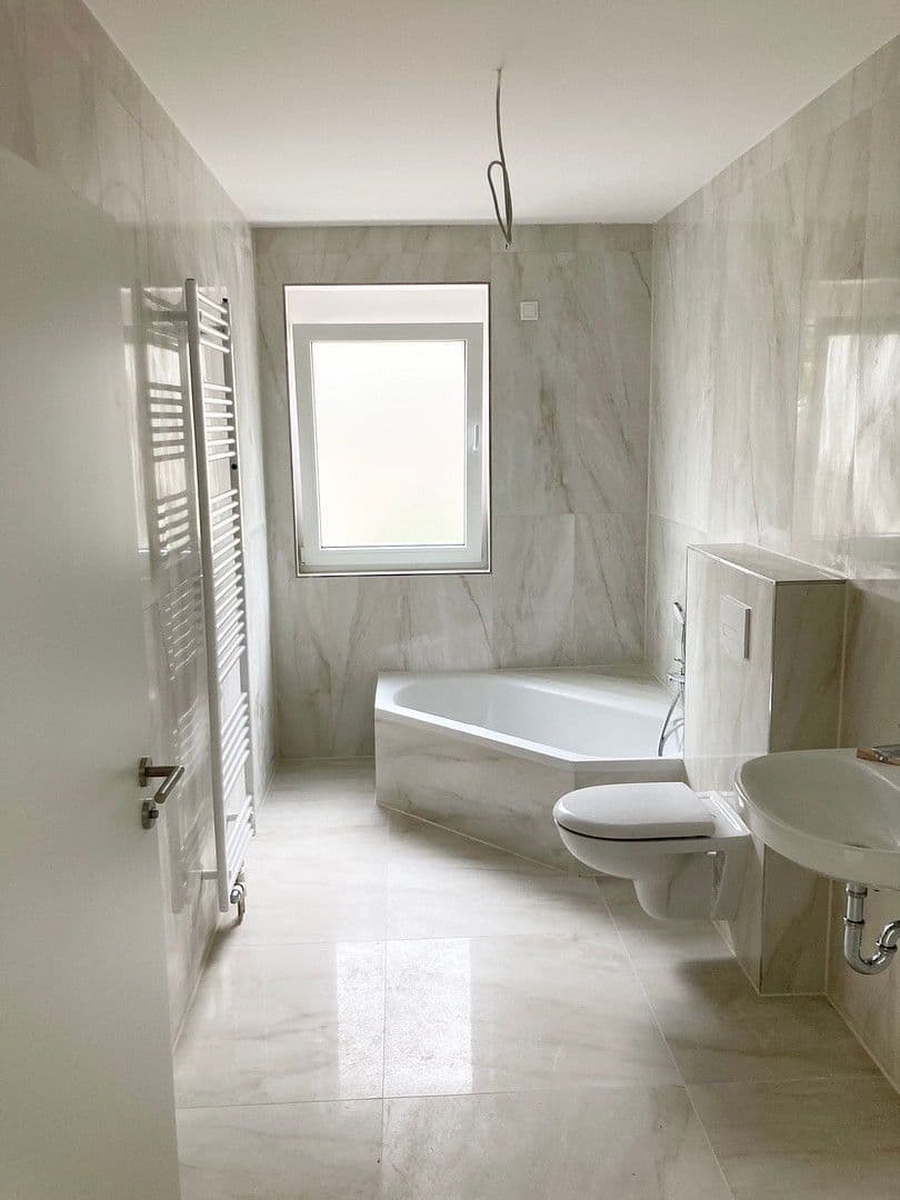 Prenájom bytu 3-izbový 85 m², Biedenkopf, Hesensko Prenájom bytu 3-izbový 85 m², Biedenkopf, Hesensko