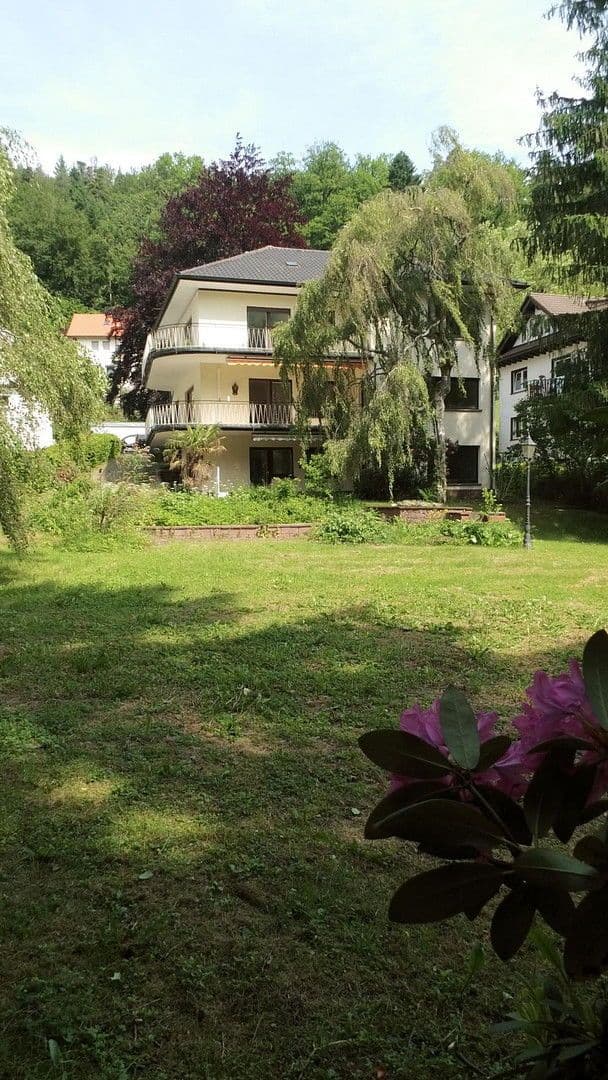 Prenájom bytu 3-izbový 119 m², Schwimmbadstraße 7, Bad Herrenalb, Bádensko-Wurttembersko Prenájom bytu 3-izbový 119 m², Schwimmbadstraße 7, Bad Herrenalb, Bádensko-Wurttembersko