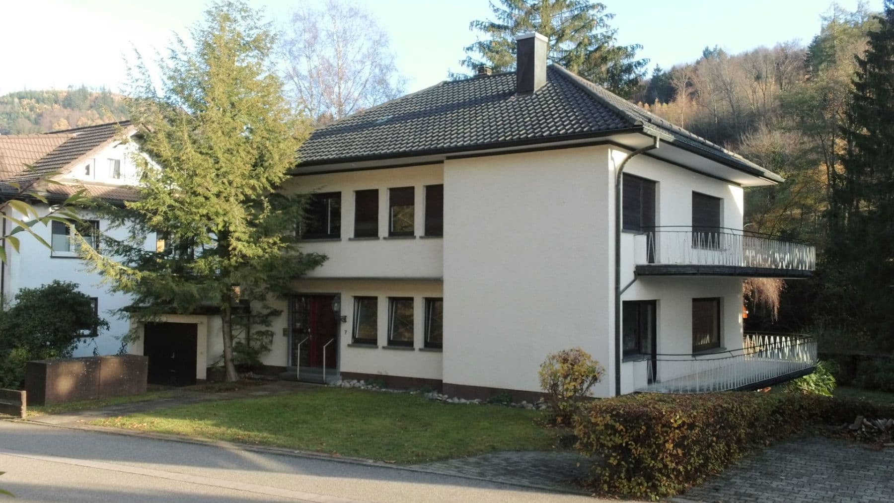 Prenájom bytu 3-izbový 119 m², Schwimmbadstraße 7, Bad Herrenalb, Bádensko-Wurttembersko Prenájom bytu 3-izbový 119 m², Schwimmbadstraße 7, Bad Herrenalb, Bádensko-Wurttembersko