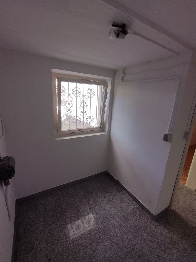 Prenájom bytu 3-izbový 119 m², Schwimmbadstraße 7, Bad Herrenalb, Bádensko-Wurttembersko Prenájom bytu 3-izbový 119 m², Schwimmbadstraße 7, Bad Herrenalb, Bádensko-Wurttembersko