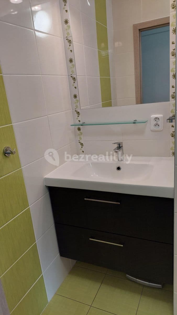 Prenájom bytu 3-izbový 62 m², Sládkovičova, Praha, Praha Prenájom bytu 3-izbový 62 m², Sládkovičova, Praha, Praha