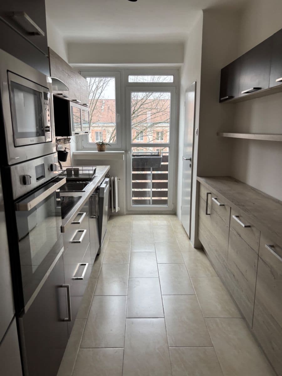 Prenájom bytu 3-izbový 77 m², Černokostelecká, Praha, Praha Prenájom bytu 3-izbový 77 m², Černokostelecká, Praha, Praha