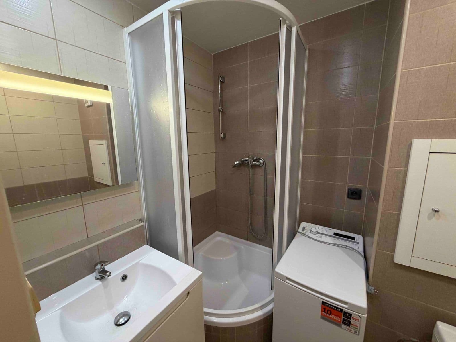 Prenájom bytu 1-izbový 32 m², Lidická, Pardubice, Pardubický kraj Prenájom bytu 1-izbový 32 m², Lidická, Pardubice, Pardubický kraj