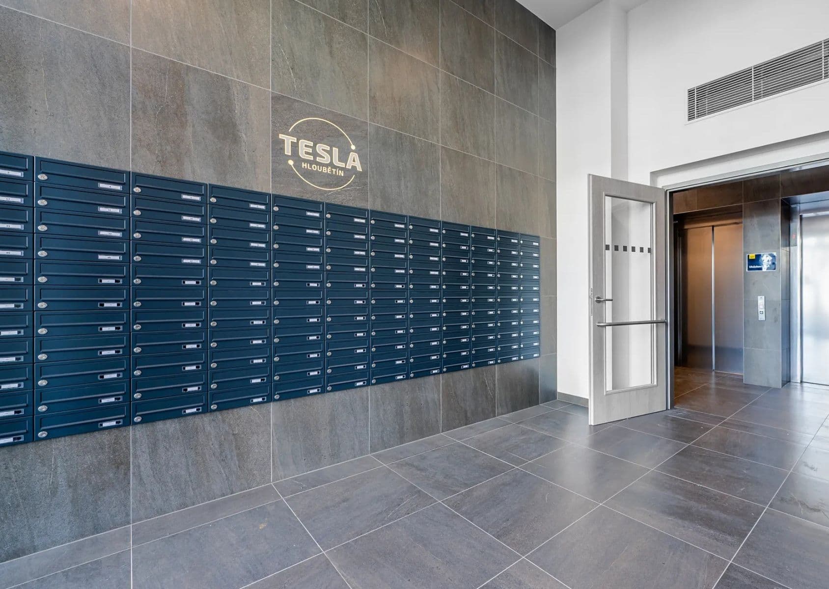 Prenájom bytu 1-izbový 40 m², Poděbradská, Praha, Praha Prenájom bytu 1-izbový 40 m², Poděbradská, Praha, Praha