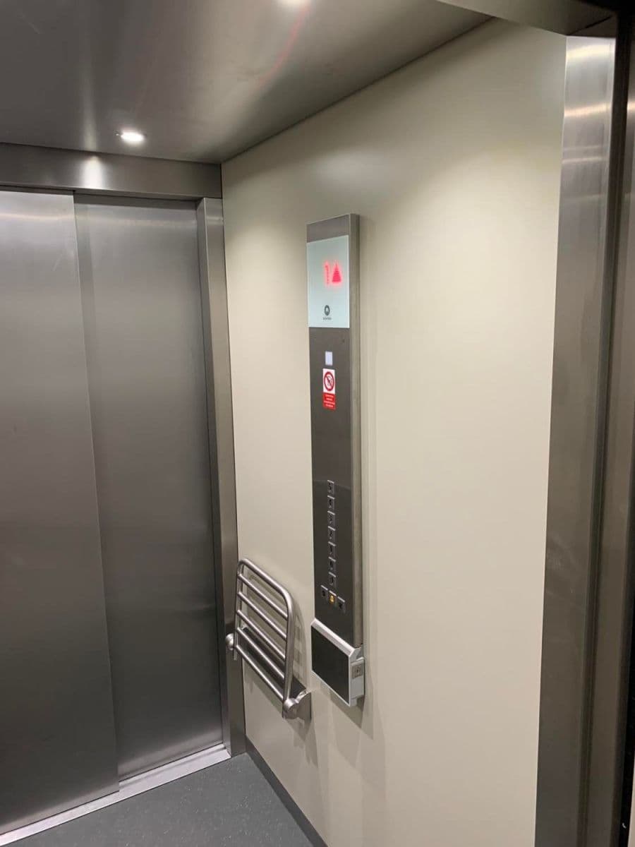 Prenájom bytu 3-izbový 118 m², V Zeleném údolí, Praha, Praha Prenájom bytu 3-izbový 118 m², V Zeleném údolí, Praha, Praha