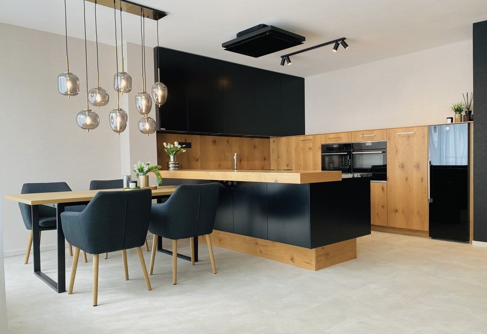 Prenájom bytu 3-izbový 118 m², V Zeleném údolí, Praha, Praha Prenájom bytu 3-izbový 118 m², V Zeleném údolí, Praha, Praha