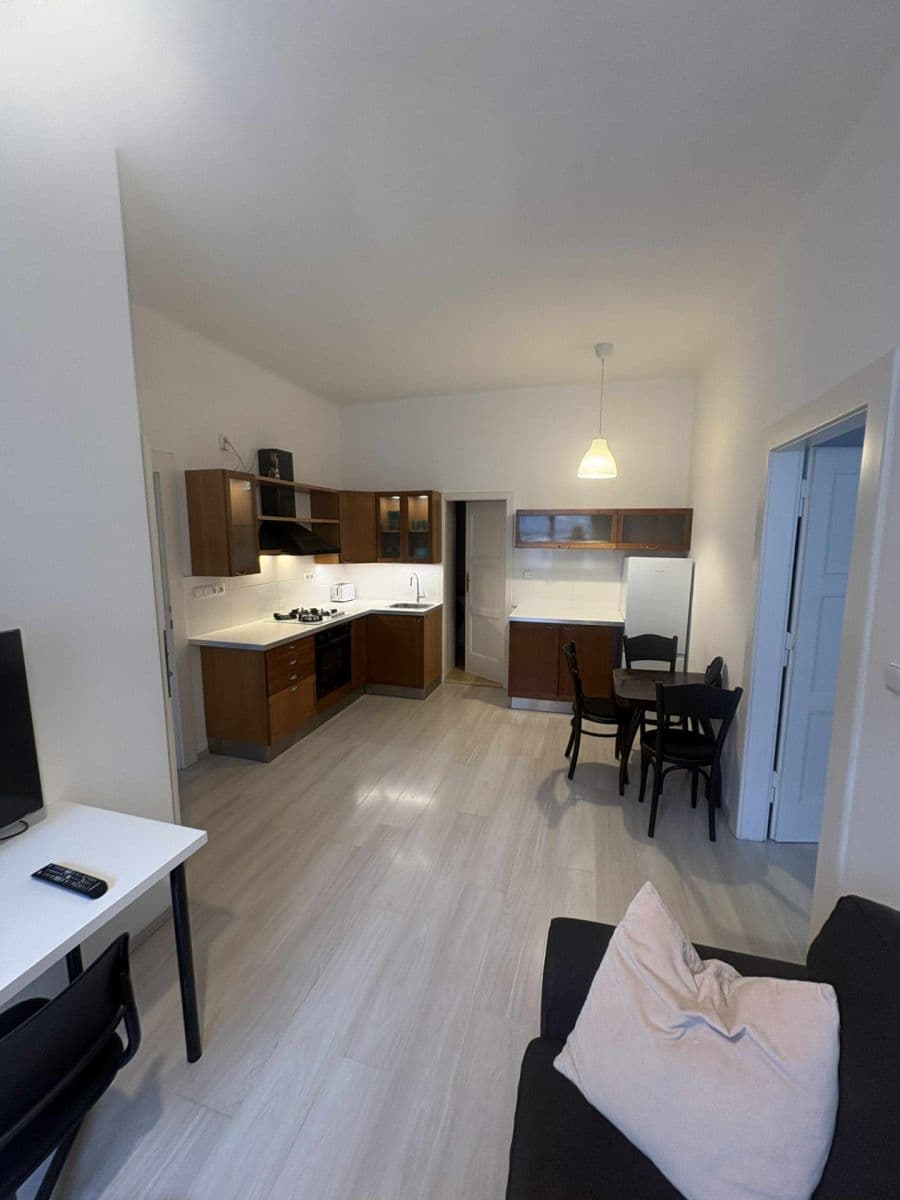 Prenájom bytu 2-izbový 49 m², Na Louži, Praha, Praha Prenájom bytu 2-izbový 49 m², Na Louži, Praha, Praha