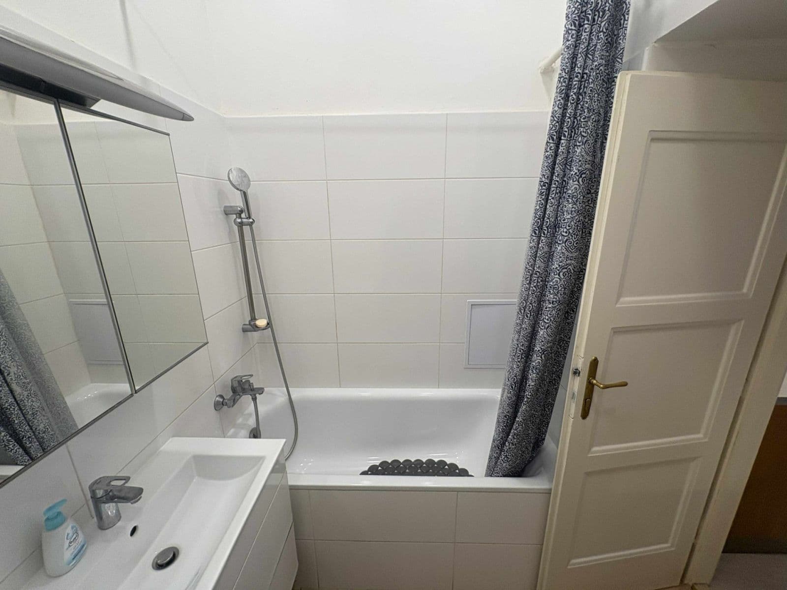 Prenájom bytu 2-izbový 49 m², Na Louži, Praha, Praha Prenájom bytu 2-izbový 49 m², Na Louži, Praha, Praha