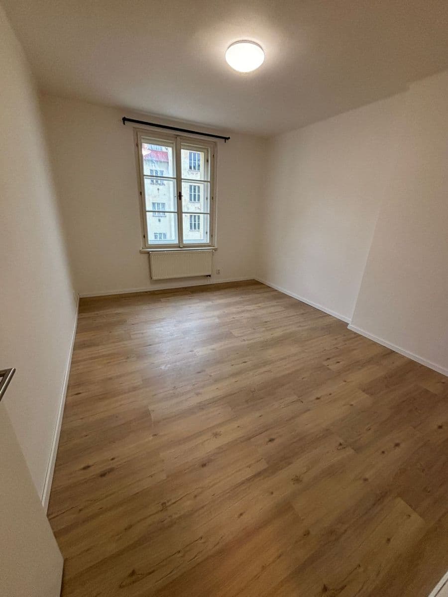 Prenájom bytu 2-izbový 36 m², Žerotínova, Praha, Praha Prenájom bytu 2-izbový 36 m², Žerotínova, Praha, Praha