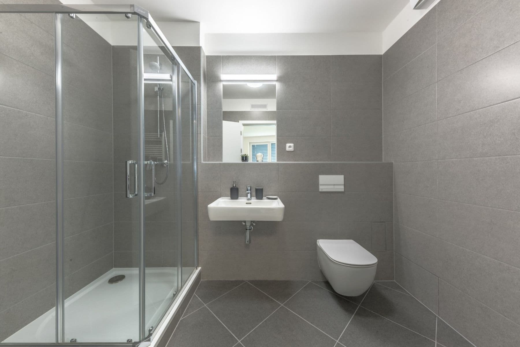 Prenájom bytu 4-izbový 101 m², Stočesova, Praha, Praha Prenájom bytu 4-izbový 101 m², Stočesova, Praha, Praha