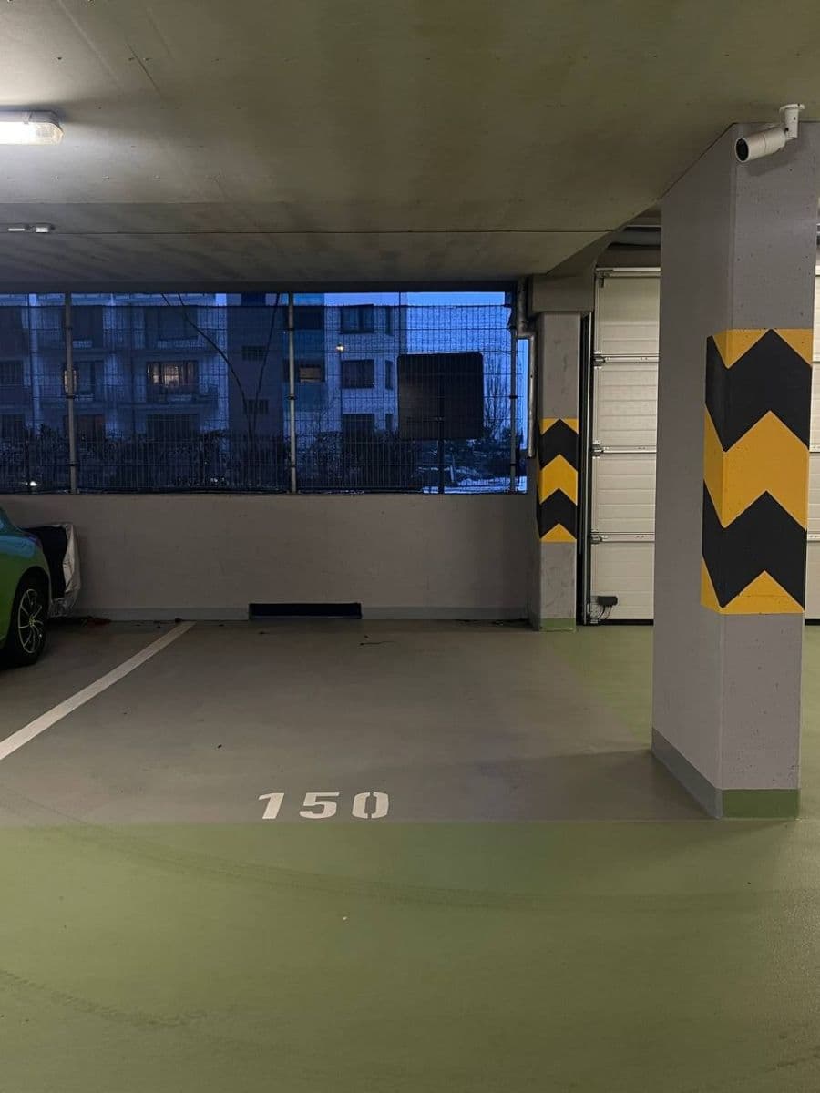 Prenájom garáže 15 m², Praha, Praha Prenájom garáže 15 m², Praha, Praha