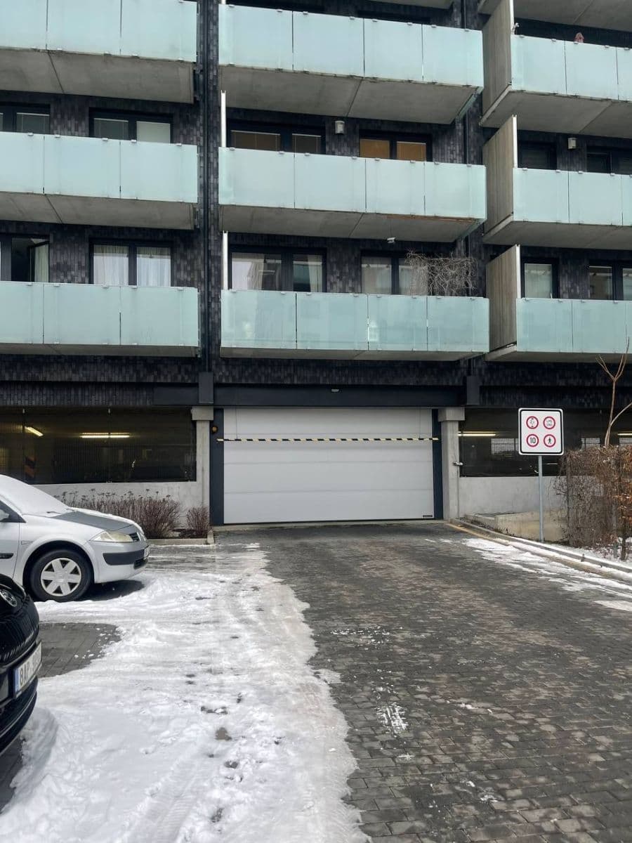 Prenájom garáže 15 m², Praha, Praha Prenájom garáže 15 m², Praha, Praha