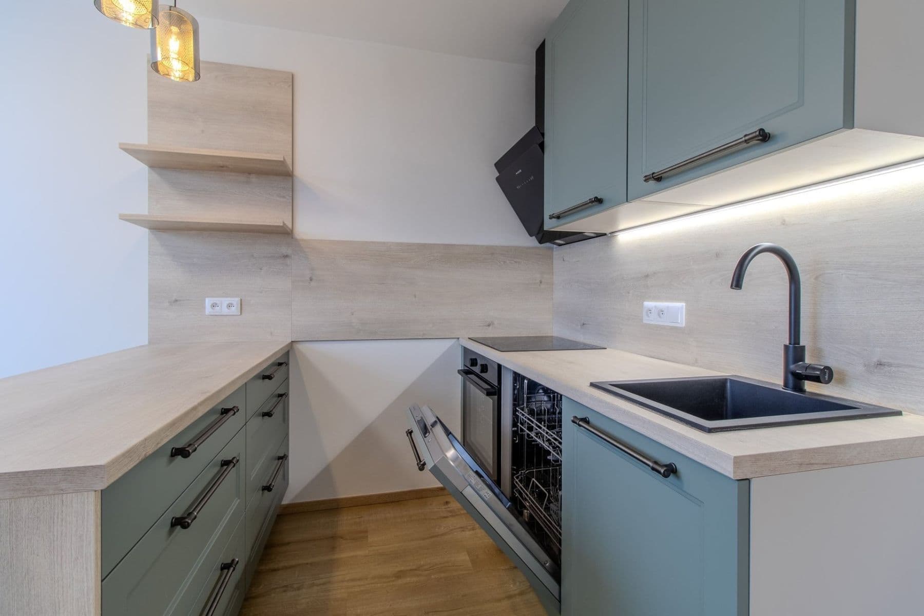 Prenájom bytu 3-izbový 69 m², Slancova, Praha, Praha Prenájom bytu 3-izbový 69 m², Slancova, Praha, Praha