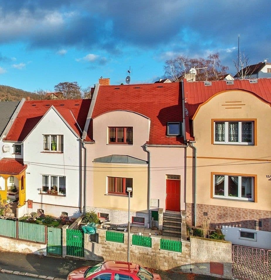 Prenájom bytu 2-izbový 60 m², Ulice práce, Ústí nad Labem, Ústecký kraj Prenájom bytu 2-izbový 60 m², Ulice práce, Ústí nad Labem, Ústecký kraj