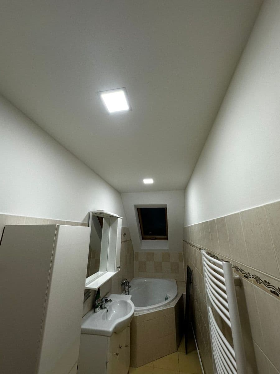 Prenájom bytu 2-izbový 60 m², Ulice práce, Ústí nad Labem, Ústecký kraj Prenájom bytu 2-izbový 60 m², Ulice práce, Ústí nad Labem, Ústecký kraj