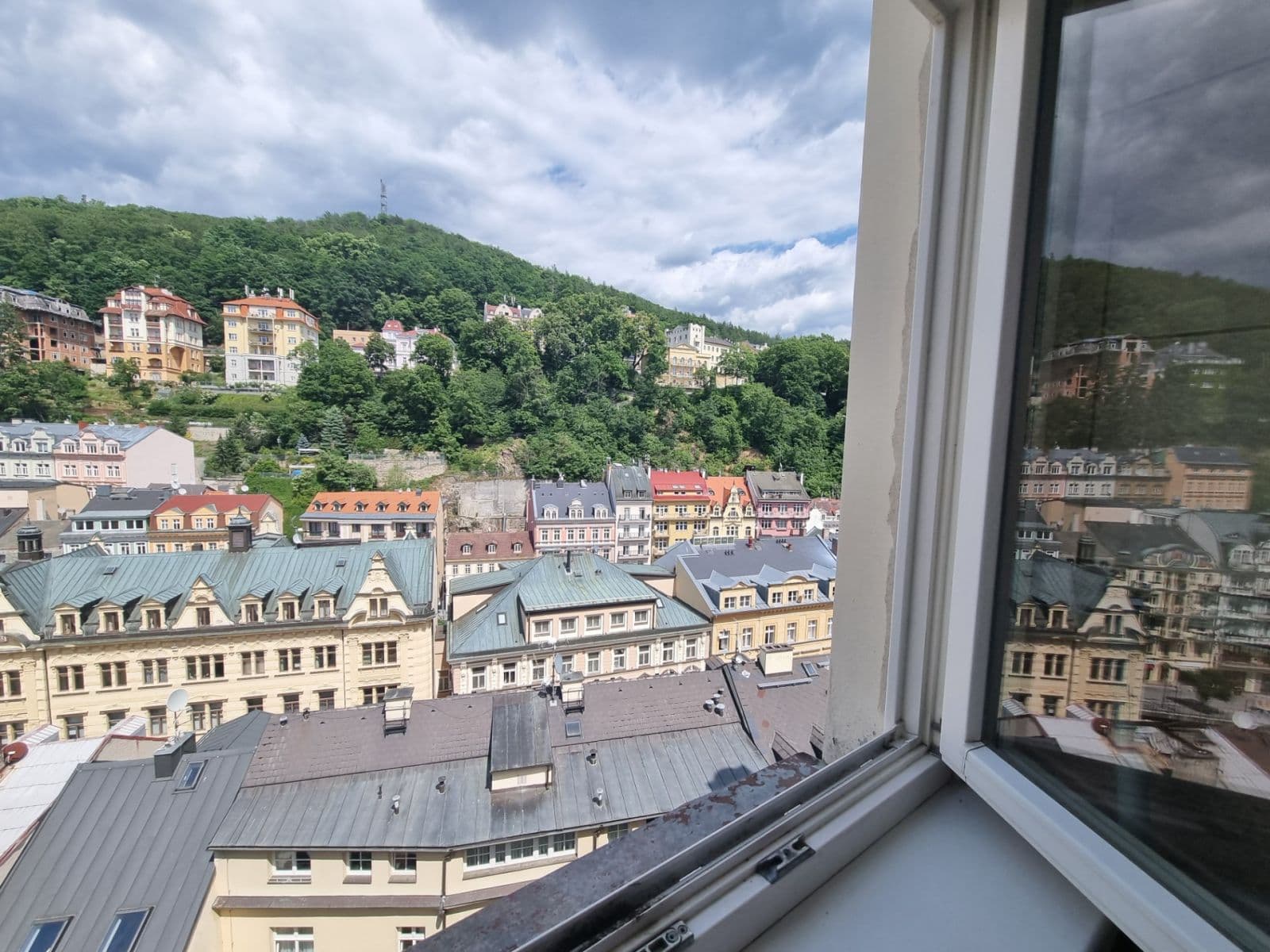 Predaj bytu 2-izbový 35 m², Zámecký vrch, Karlovy Vary, Karlovarský kraj Predaj bytu 2-izbový 35 m², Zámecký vrch, Karlovy Vary, Karlovarský kraj