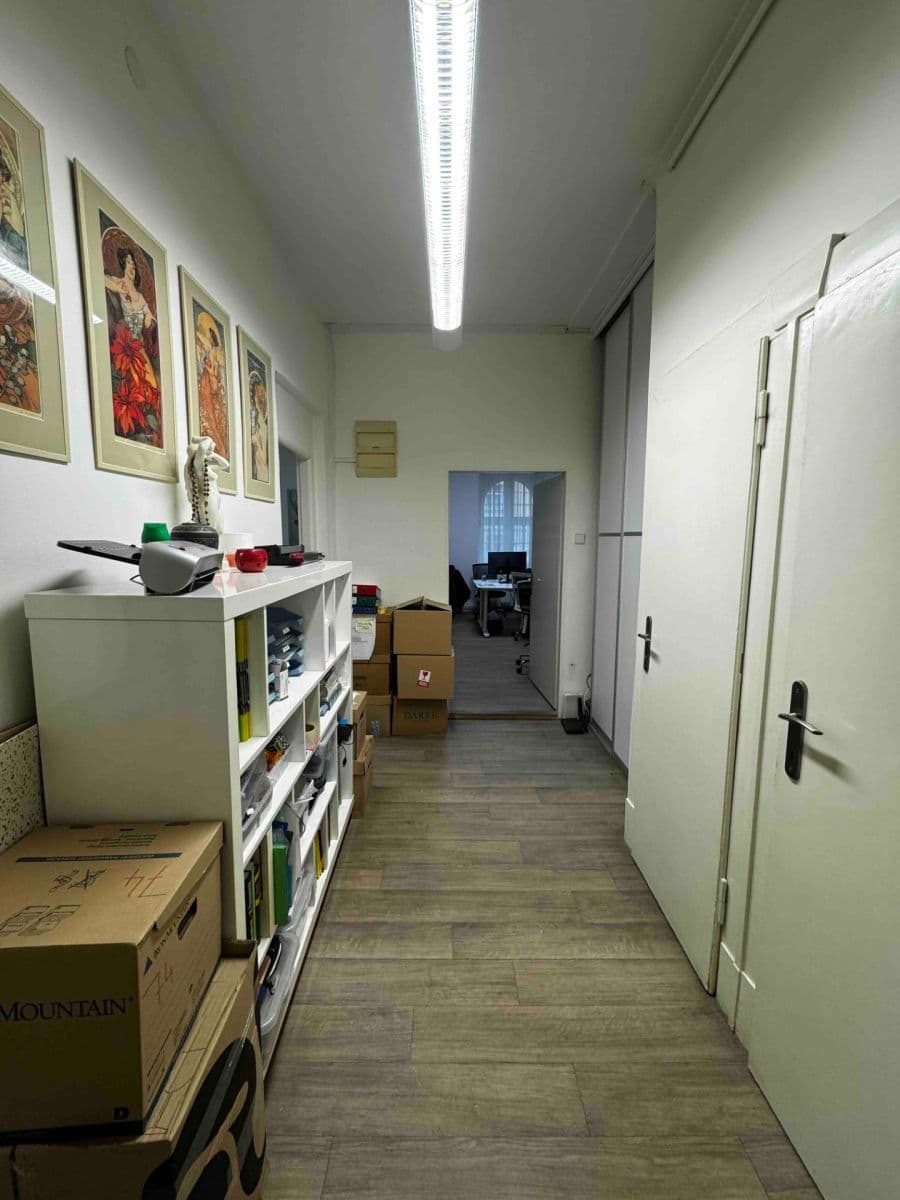 Prenájom kancelárie 85 m², Bělehradská, Praha, Praha Prenájom kancelárie 85 m², Bělehradská, Praha, Praha