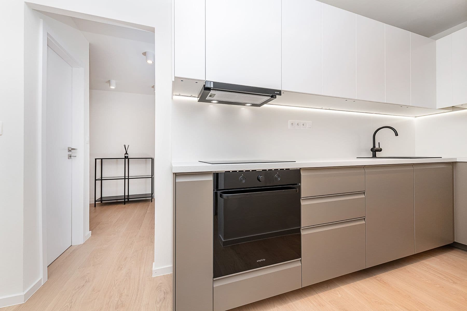 Predaj bytu 2-izbový 42 m², Bulharská, Praha, Praha Predaj bytu 2-izbový 42 m², Bulharská, Praha, Praha