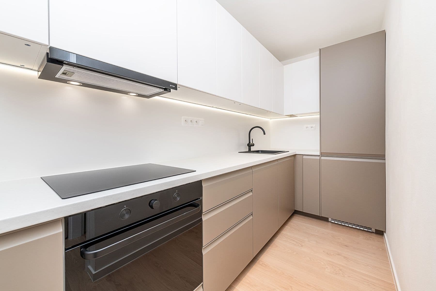 Predaj bytu 2-izbový 42 m², Bulharská, Praha, Praha Predaj bytu 2-izbový 42 m², Bulharská, Praha, Praha