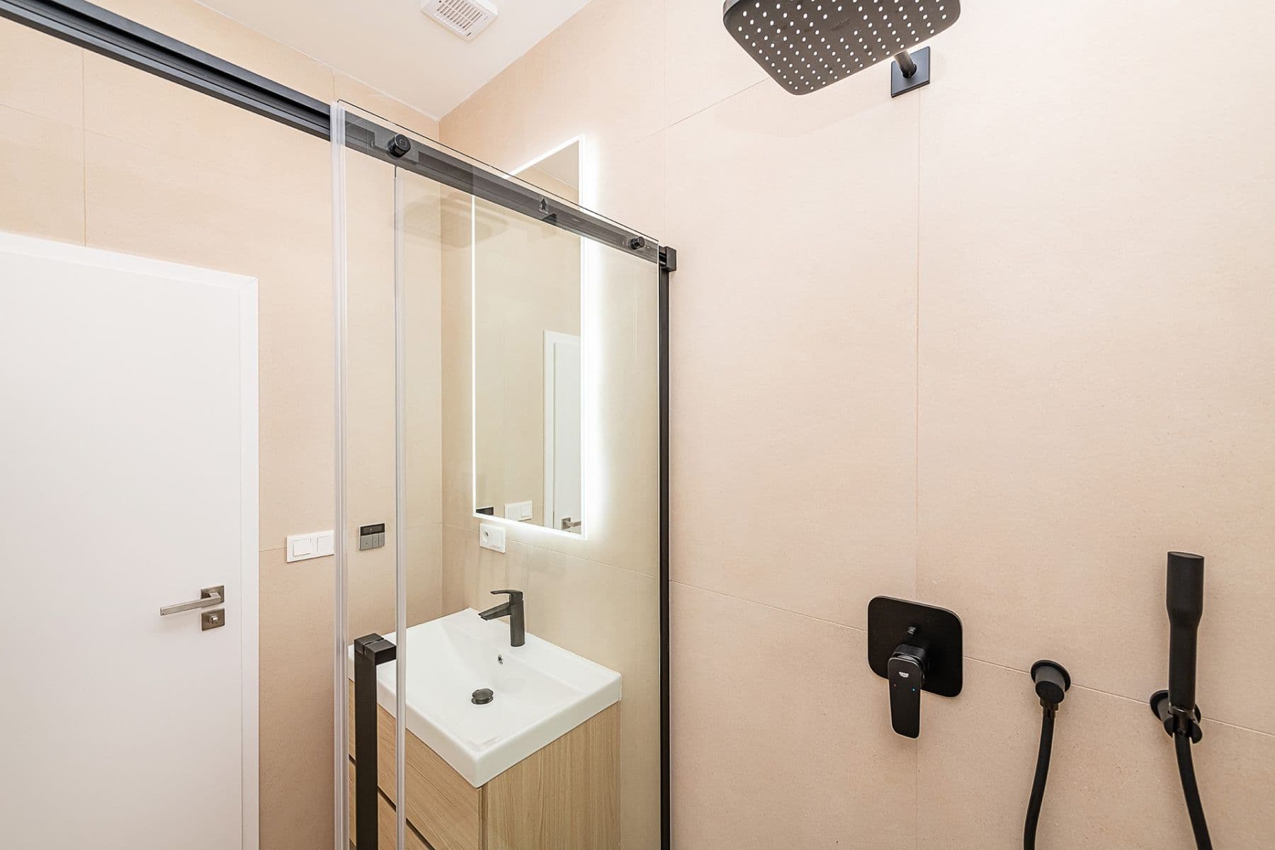 Predaj bytu 2-izbový 42 m², Bulharská, Praha, Praha Predaj bytu 2-izbový 42 m², Bulharská, Praha, Praha