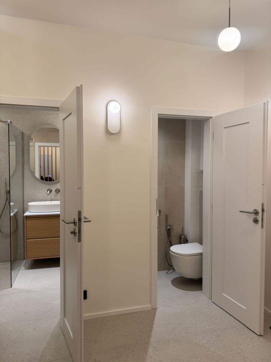 Prenájom bytu 3-izbový 73 m², Sokolovská, Praha, Praha Prenájom bytu 3-izbový 73 m², Sokolovská, Praha, Praha