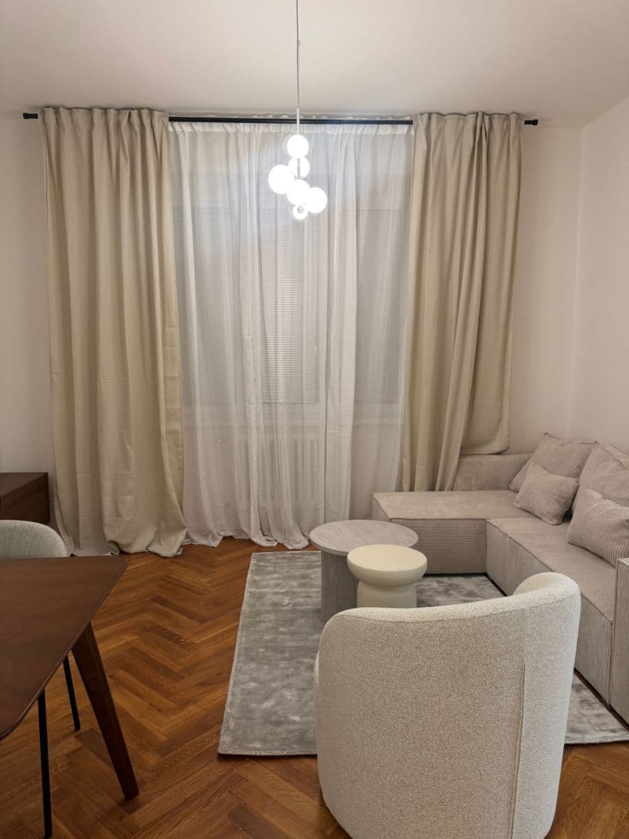 Prenájom bytu 3-izbový 73 m², Sokolovská, Praha, Praha Prenájom bytu 3-izbový 73 m², Sokolovská, Praha, Praha