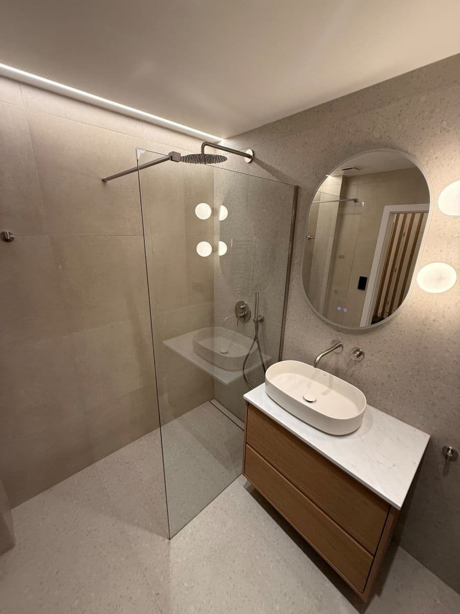 Prenájom bytu 3-izbový 73 m², Sokolovská, Praha, Praha Prenájom bytu 3-izbový 73 m², Sokolovská, Praha, Praha