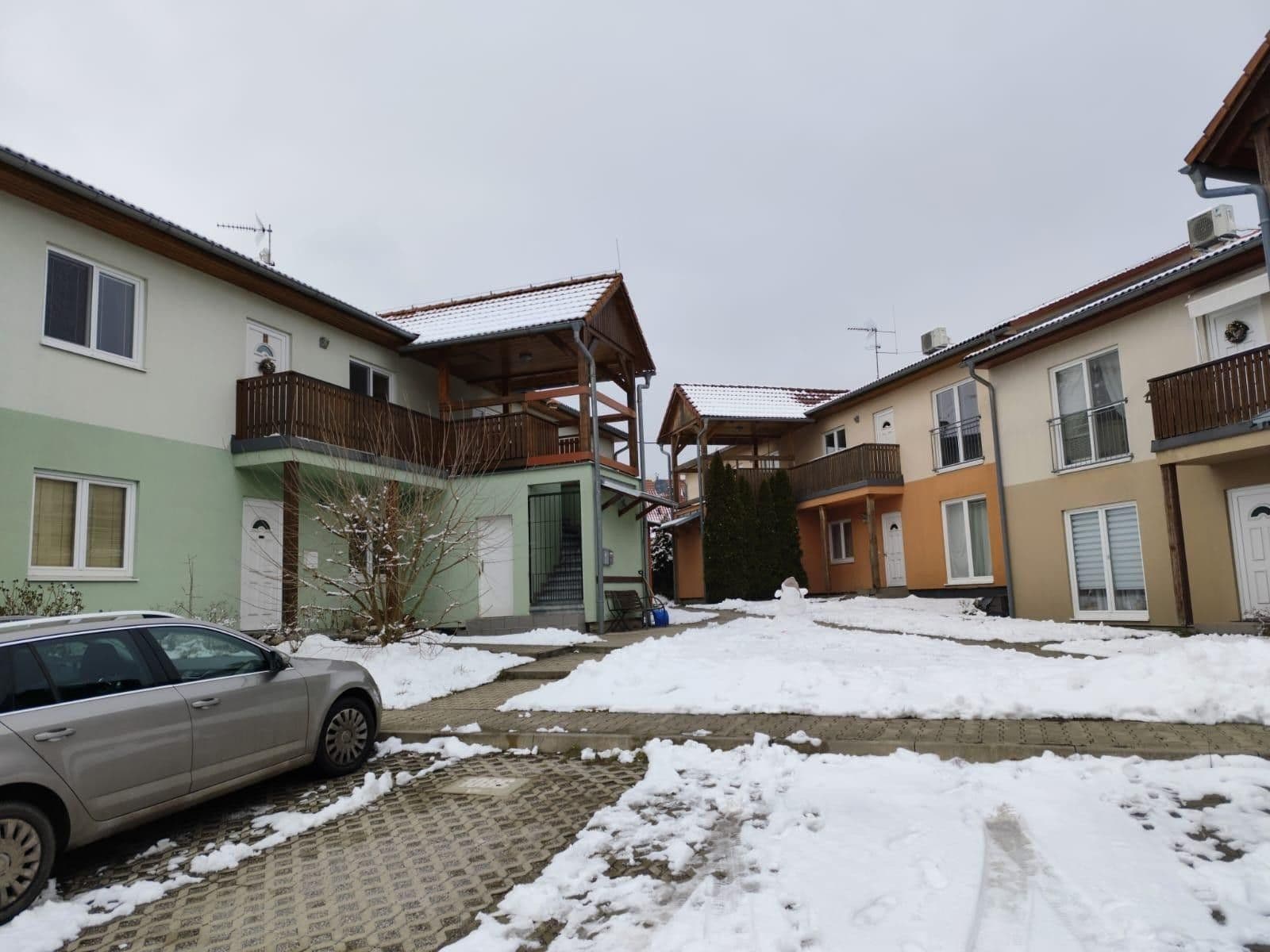 Prenájom bytu 2-izbový 58 m², Na Ladech, Květnice, Středočeský kraj Prenájom bytu 2-izbový 58 m², Na Ladech, Květnice, Středočeský kraj