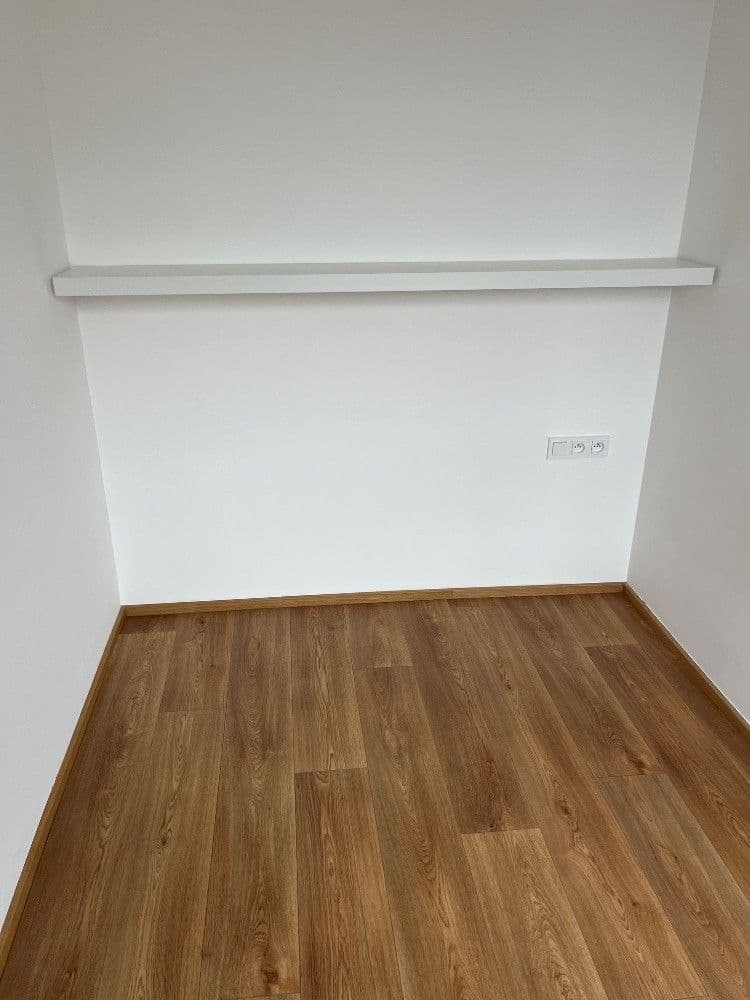 Prenájom bytu 1-izbový 38 m², Závišova, Praha, Praha Prenájom bytu 1-izbový 38 m², Závišova, Praha, Praha