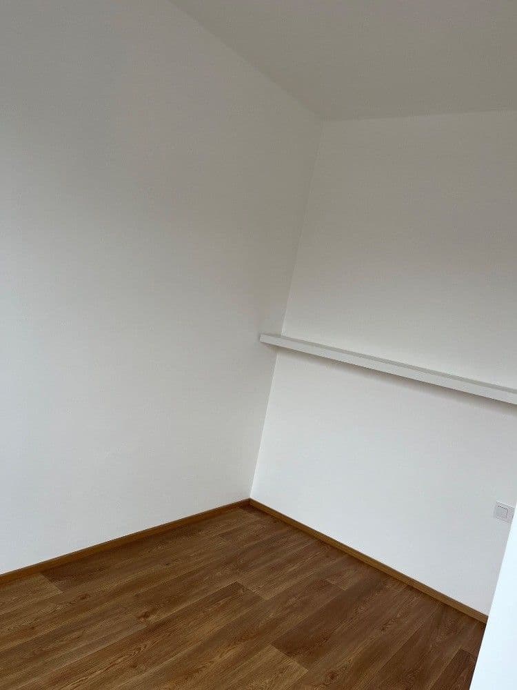 Prenájom bytu 1-izbový 38 m², Závišova, Praha, Praha Prenájom bytu 1-izbový 38 m², Závišova, Praha, Praha