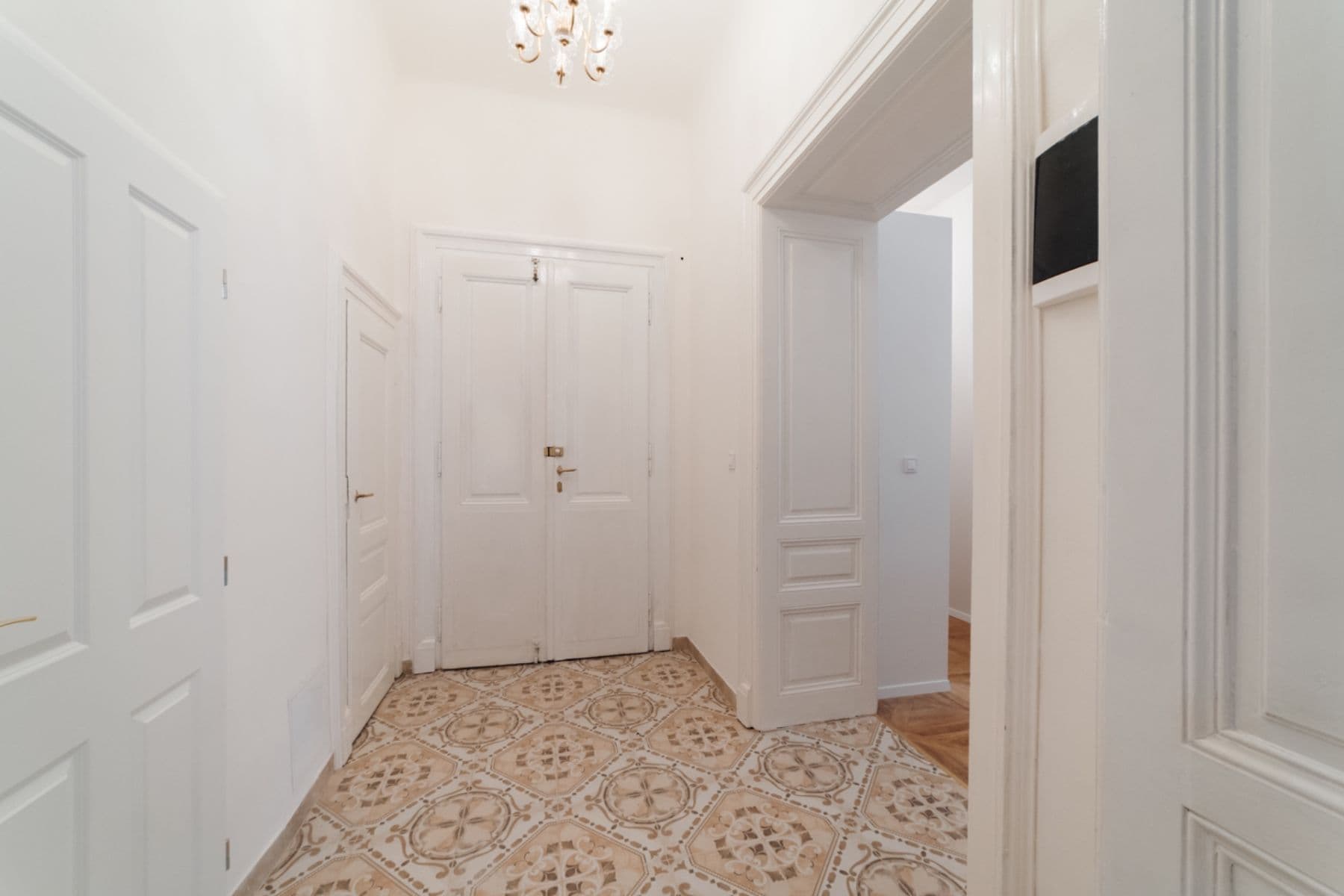 Prenájom bytu 3-izbový 93 m², Zborovská, Praha, Praha Prenájom bytu 3-izbový 93 m², Zborovská, Praha, Praha