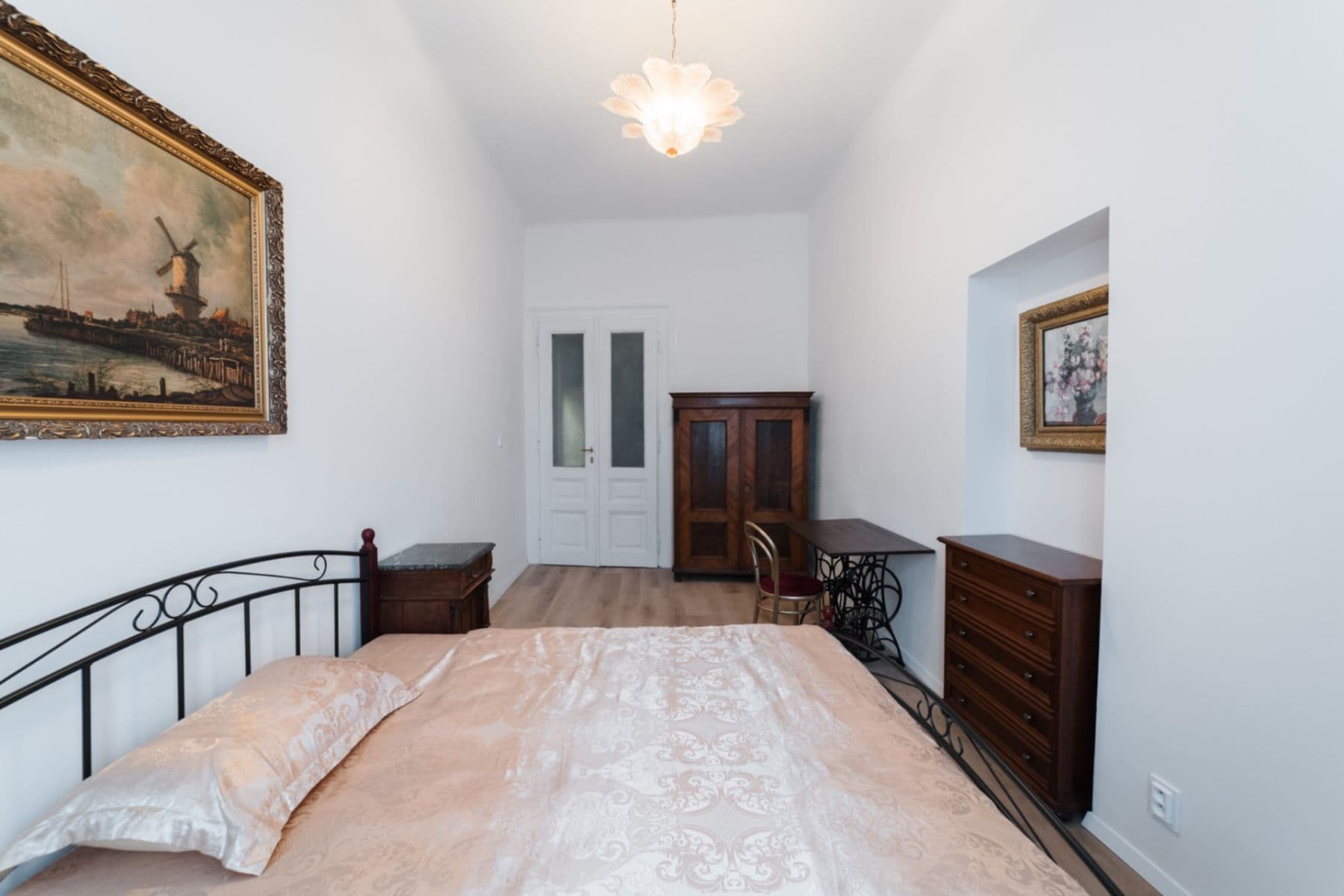 Prenájom bytu 3-izbový 93 m², Zborovská, Praha, Praha Prenájom bytu 3-izbový 93 m², Zborovská, Praha, Praha