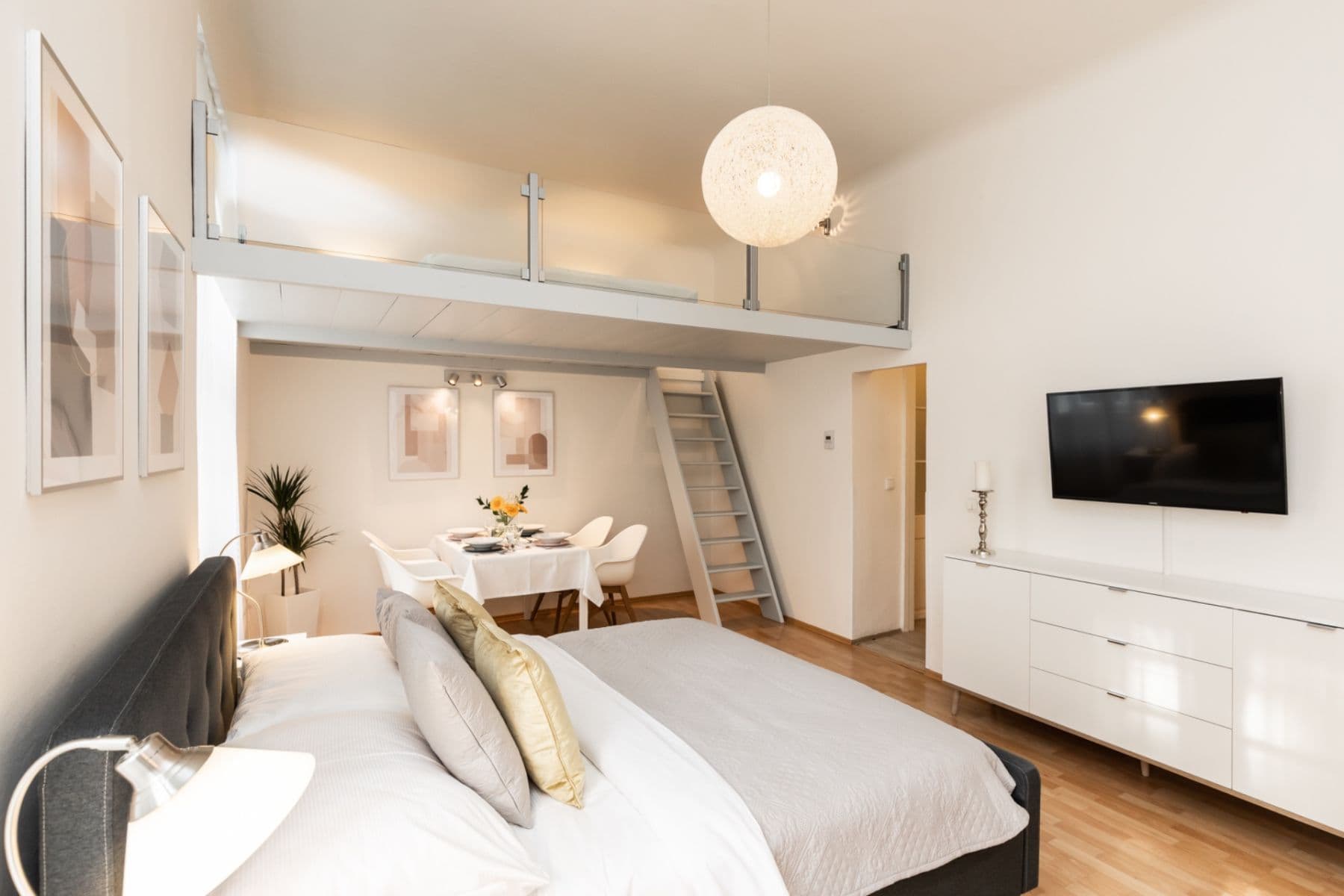 Prenájom bytu 1-izbový 45 m², Karoliny Světlé, Praha, Praha Prenájom bytu 1-izbový 45 m², Karoliny Světlé, Praha, Praha