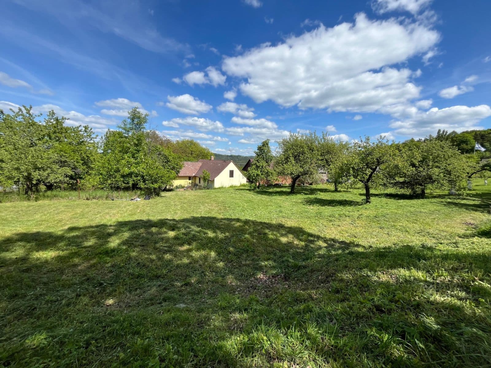 Predaj pozemku 1.603 m², Hrazany, Jihočeský kraj Predaj pozemku 1.603 m², Hrazany, Jihočeský kraj