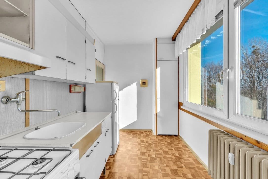 Prenájom bytu 2-izbový 45 m², Topolská, Chrudim, Pardubický kraj Prenájom bytu 2-izbový 45 m², Topolská, Chrudim, Pardubický kraj