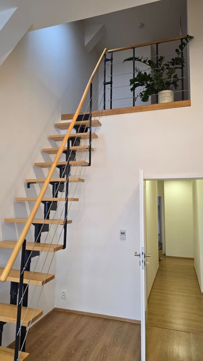 Prenájom bytu 2-izbový 74 m², U Plynárny, Praha, Praha Prenájom bytu 2-izbový 74 m², U Plynárny, Praha, Praha