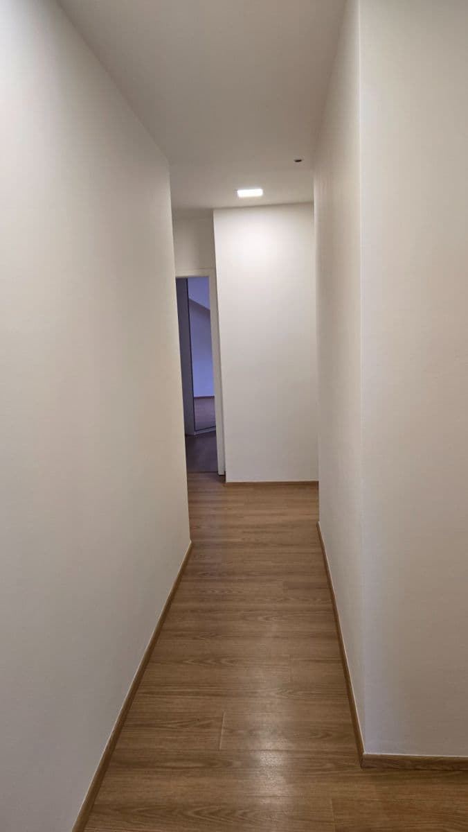 Prenájom bytu 2-izbový 74 m², U Plynárny, Praha, Praha Prenájom bytu 2-izbový 74 m², U Plynárny, Praha, Praha