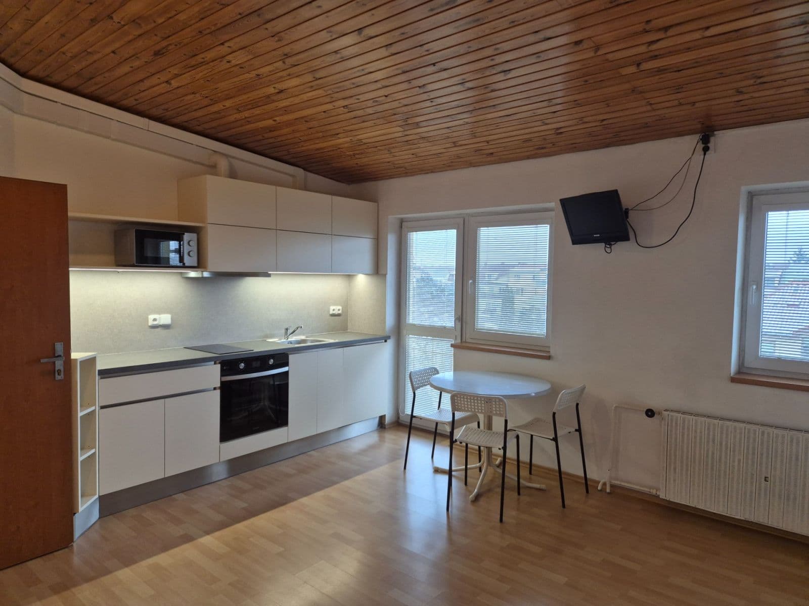 Prenájom bytu 3-izbový 61 m², Hněvkovského, Brno, Jihomoravský kraj Prenájom bytu 3-izbový 61 m², Hněvkovského, Brno, Jihomoravský kraj