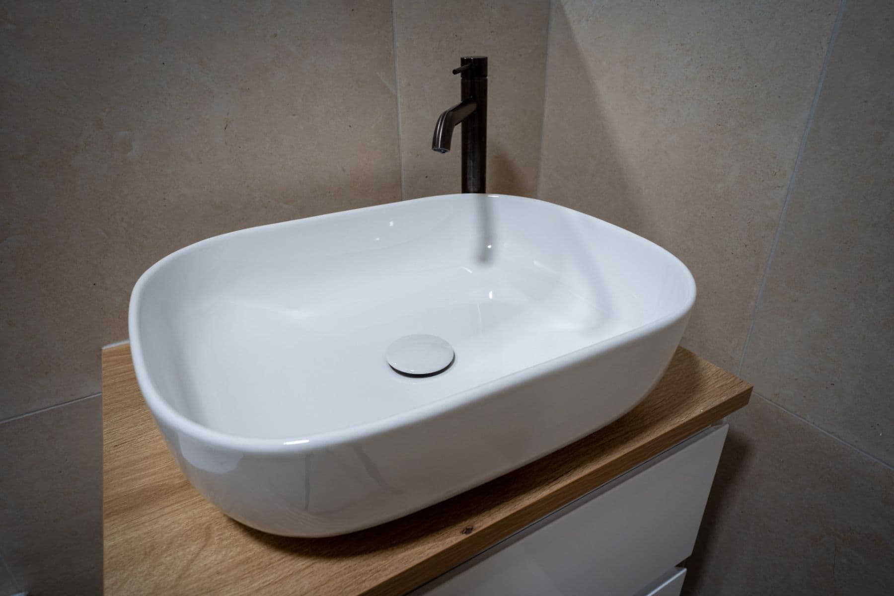 Prenájom bytu 2-izbový 57 m², Kamerunská, Praha, Praha Prenájom bytu 2-izbový 57 m², Kamerunská, Praha, Praha