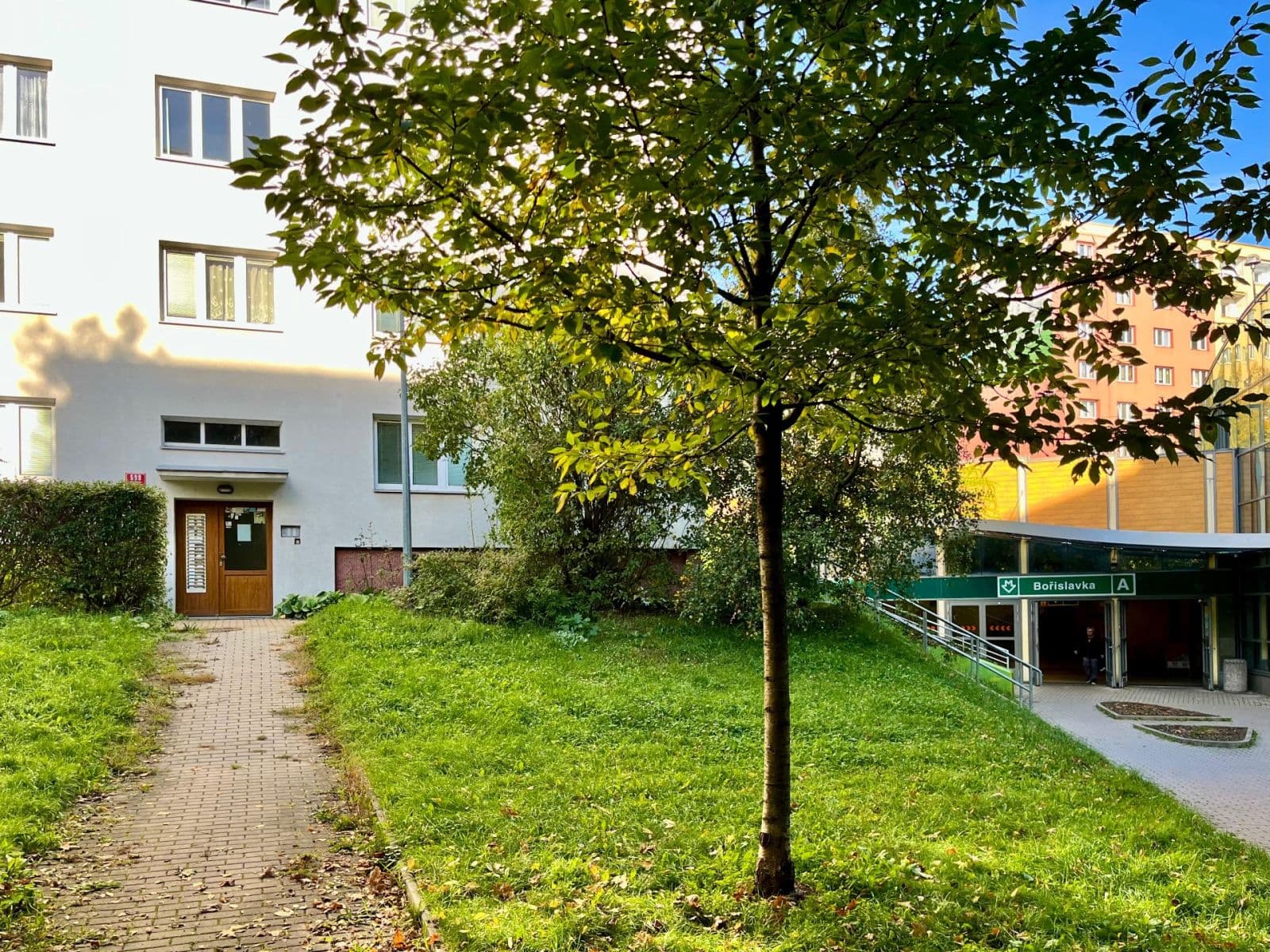Prenájom bytu 2-izbový 57 m², Kamerunská, Praha, Praha Prenájom bytu 2-izbový 57 m², Kamerunská, Praha, Praha