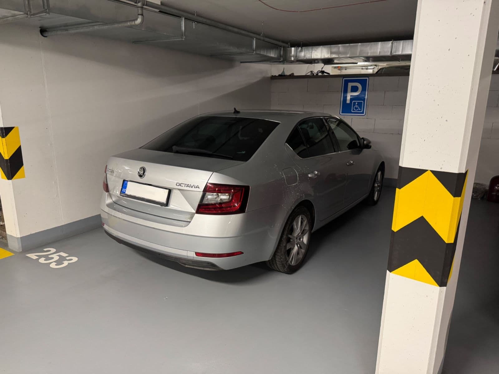 Predaj garáže 19 m², Březenská, Praha, Praha Predaj garáže 19 m², Březenská, Praha, Praha