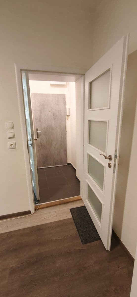 Prenájom bytu 1-izbový 21 m², Konšelská, Praha, Praha Prenájom bytu 1-izbový 21 m², Konšelská, Praha, Praha