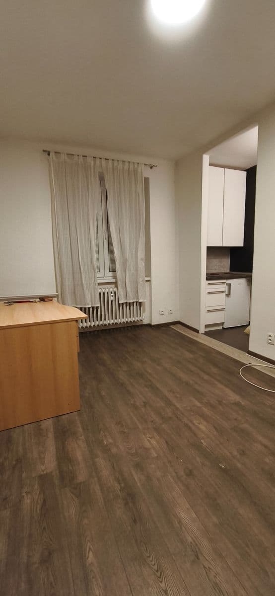 Prenájom bytu 1-izbový 21 m², Konšelská, Praha, Praha Prenájom bytu 1-izbový 21 m², Konšelská, Praha, Praha