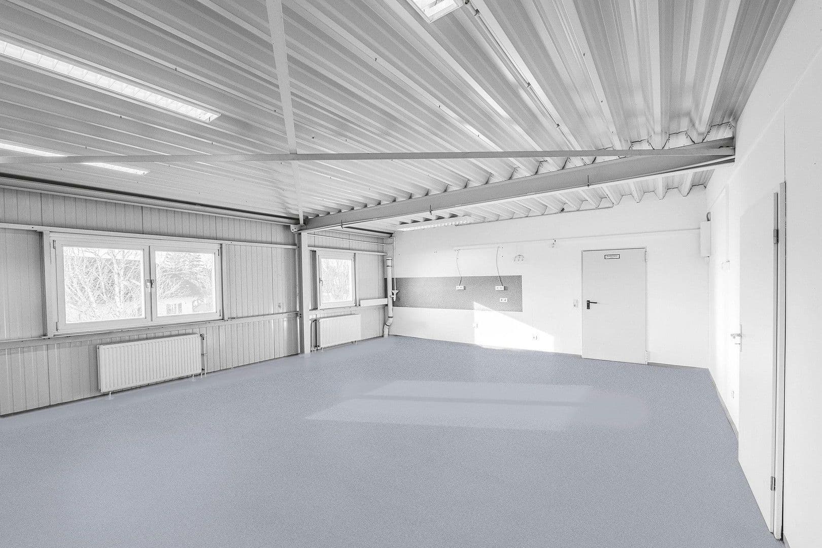 Prenájom nebytového priestoru 2.145 m², Daimlerstraße 12, Dauchingen, Bádensko-Wurttembersko Prenájom nebytového priestoru 2.145 m², Daimlerstraße 12, Dauchingen, Bádensko-Wurttembersko