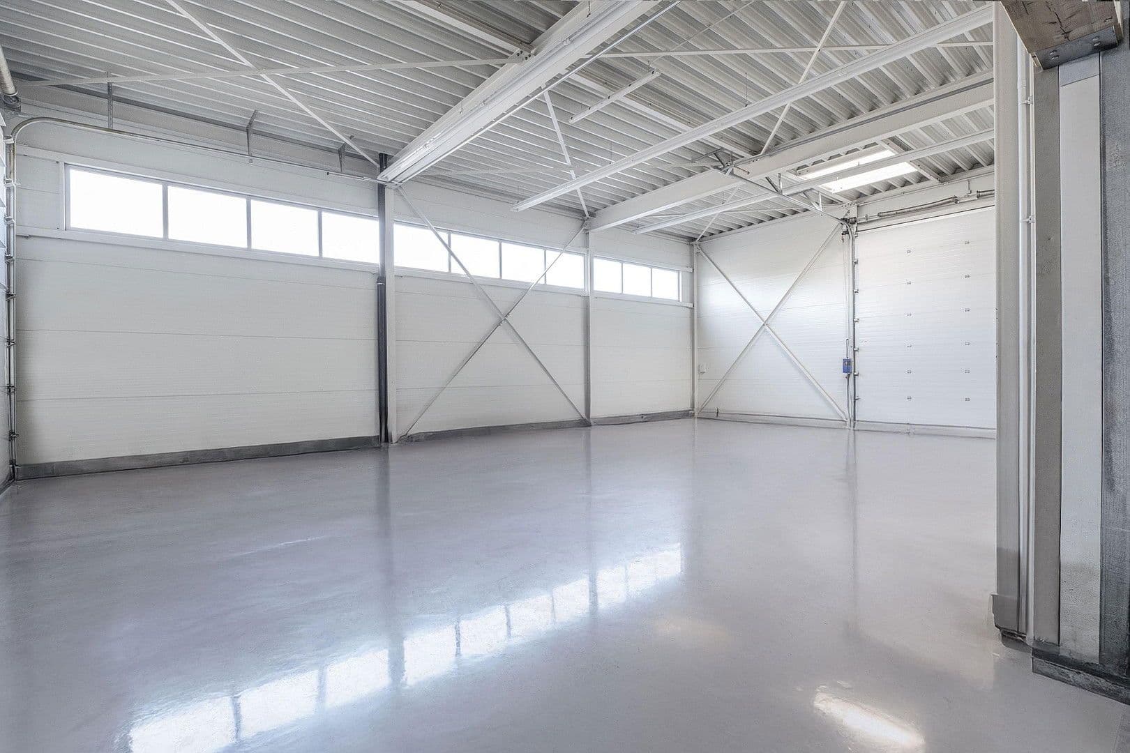 Prenájom nebytového priestoru 2.145 m², Daimlerstraße 12, Dauchingen, Bádensko-Wurttembersko Prenájom nebytového priestoru 2.145 m², Daimlerstraße 12, Dauchingen, Bádensko-Wurttembersko