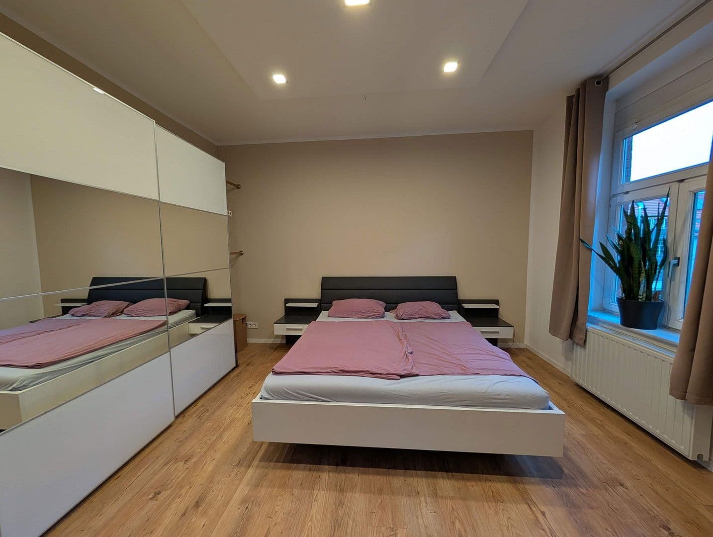 Prenájom bytu 2-izbový 73 m², Erfurt, Durínsko Prenájom bytu 2-izbový 73 m², Erfurt, Durínsko