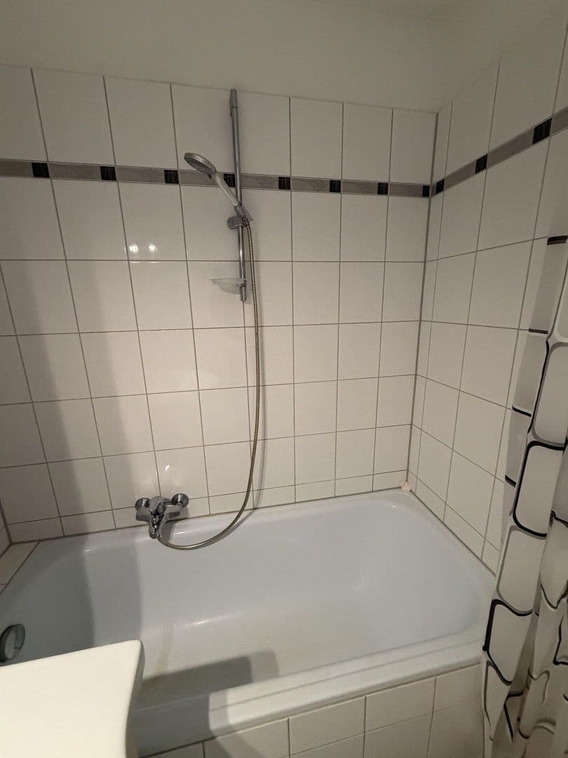 Prenájom bytu 1-izbový 32 m², Daphnestraße 32, München, Bavorsko Prenájom bytu 1-izbový 32 m², Daphnestraße 32, München, Bavorsko