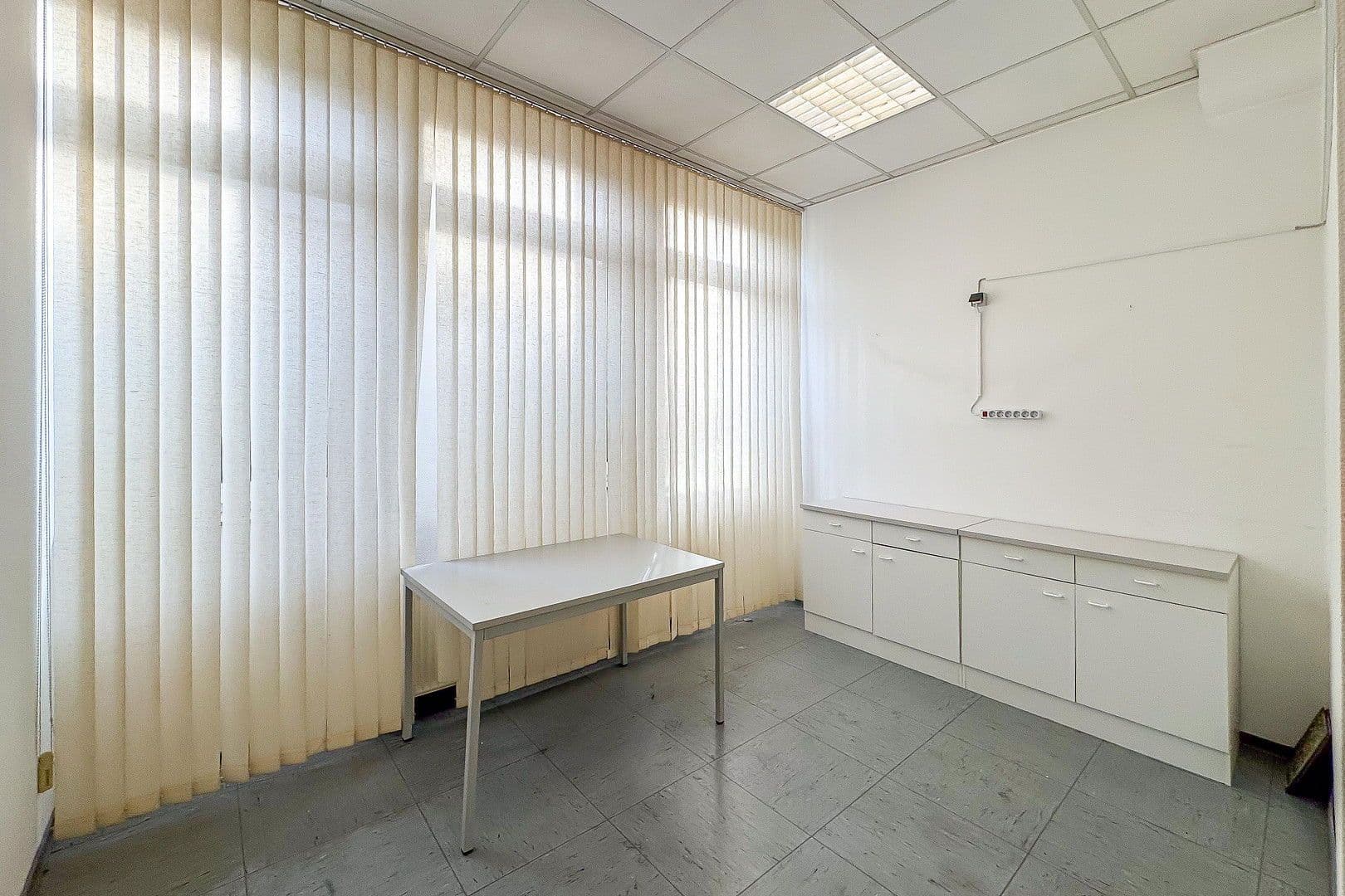 Prenájom kancelárie 320 m², Voerder Straße 14, Hagen, Severné Porýnie - Westfálsko Prenájom kancelárie 320 m², Voerder Straße 14, Hagen, Severné Porýnie - Westfálsko