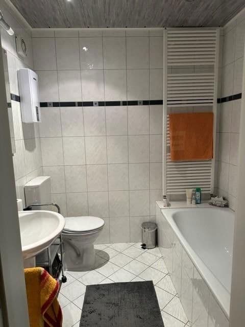 Prenájom bytu 4-izbový 90 m², Wallertheim, Porýnie-Falcko Prenájom bytu 4-izbový 90 m², Wallertheim, Porýnie-Falcko