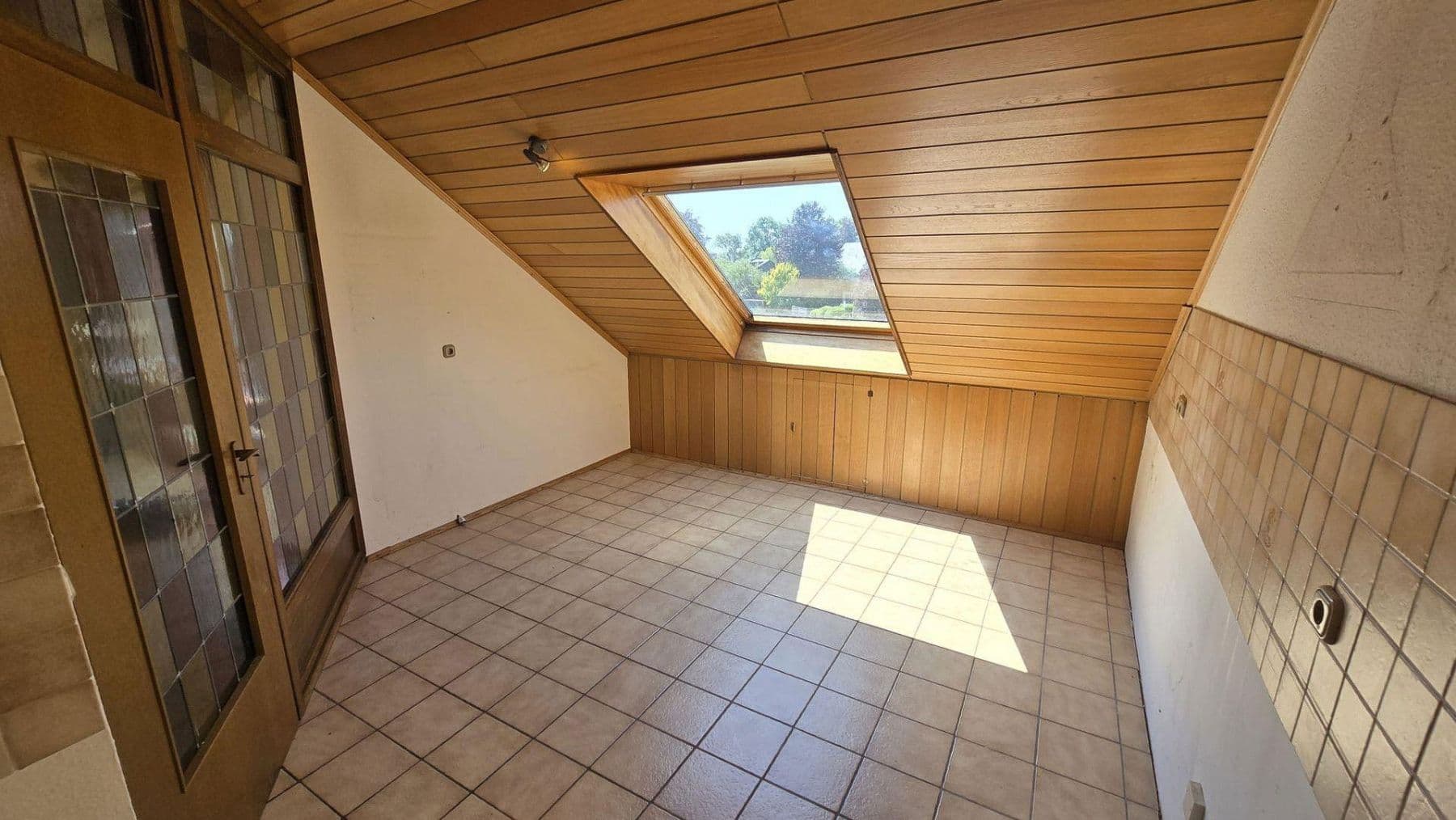 Prenájom bytu 3-izbový 105 m², Waldstraße. 16, Aachen, Severné Porýnie - Westfálsko Prenájom bytu 3-izbový 105 m², Waldstraße. 16, Aachen, Severné Porýnie - Westfálsko